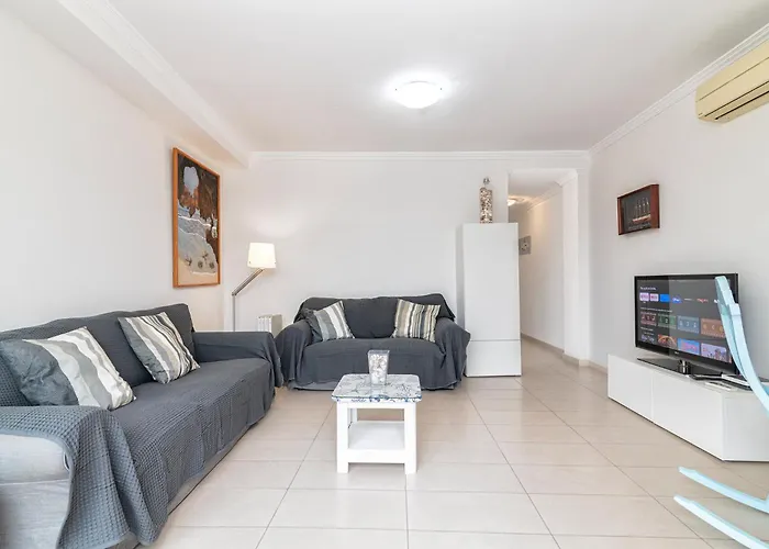 Comfortable With Terrace 아파트